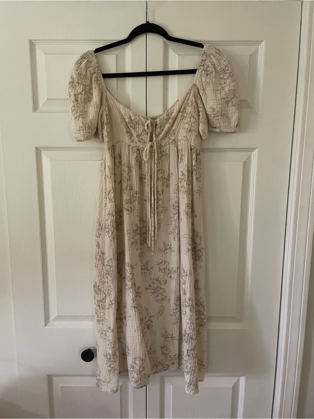 Olivaceous Cream Floral Tie-Front Midi Dress